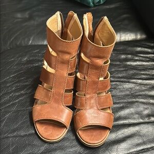 Lucky Brand “Sortia” Brown Leather Gladiator Sandals-Excellent Condition